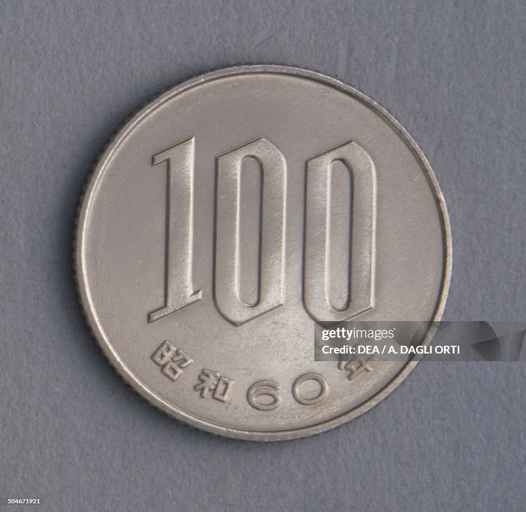 100 yen coin...