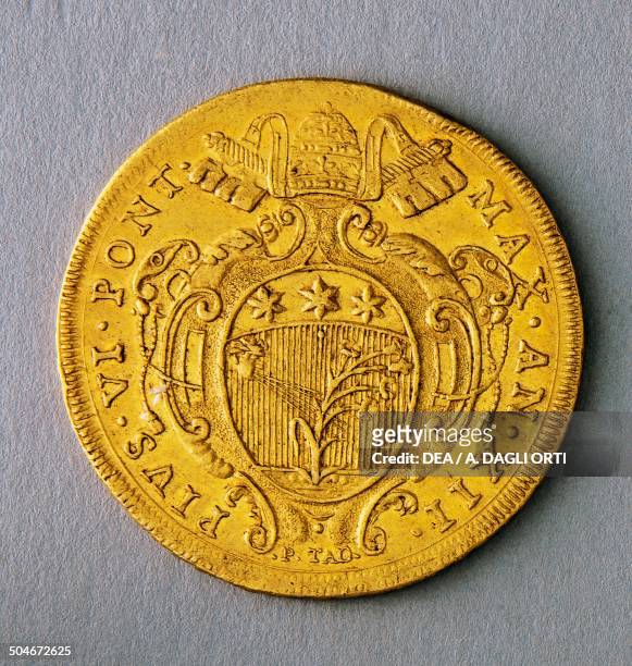 Gold 10-sequin of Pope Pius VI reverse, 37 mm. Papal State, 18th century. Padova, Musei Civici Eremitani, Palazzo Zuckermann, Museo Bottacin