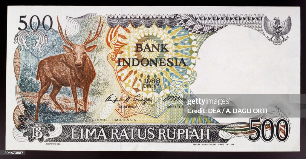 500 rupiah banknote...