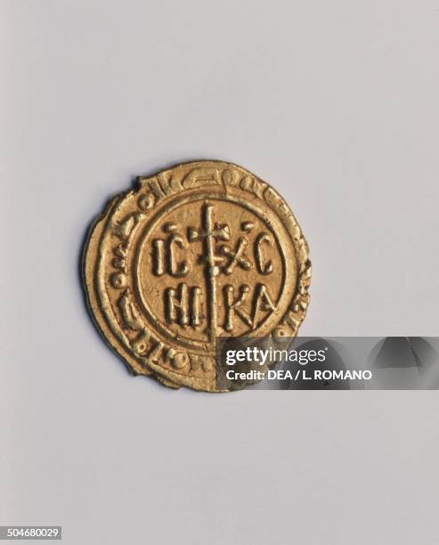 Gold tari of William II of Hauteville , obverse. Kingdom of Sicily, 12th century. Naples, Museo Archeologico Nazionale