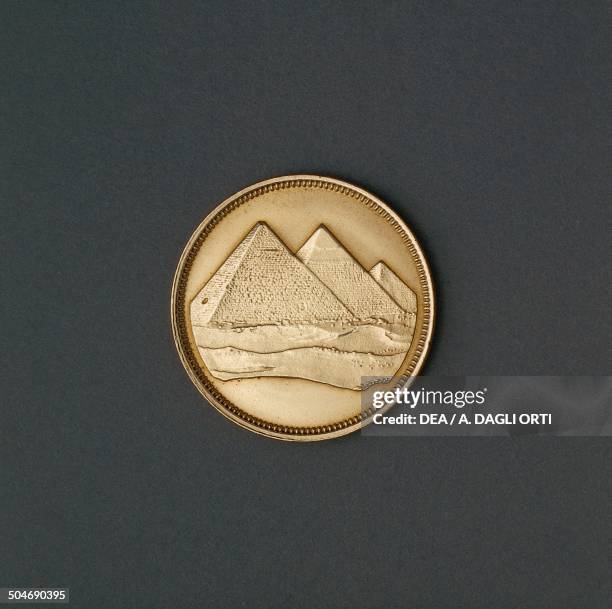 59 Reverse Pyramid Stock Photos, High-Res Pictures, and Images - Getty ...