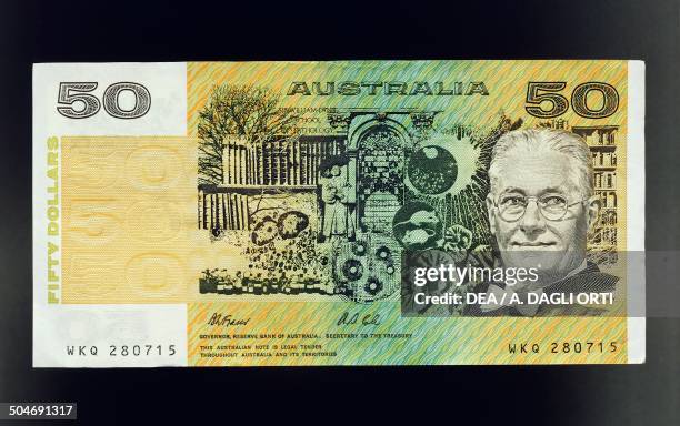 Dollars banknote, 1980-1989, obverse depicting Howard Walter Florey . Australia, 20th century.