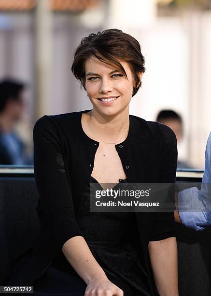 Lauren Cohan visits "Extra" at Universal Studios Hollywood on January 12, 2016 in Universal City, California.