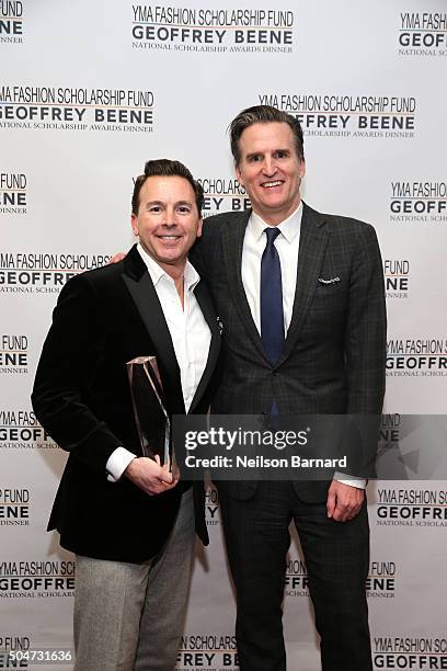 Award recipient Chief Merchandising Officer, Macy's Tim Baxter and presenter President of Macy's, Inc. Jeff Gennette pose for a photo backstage at...