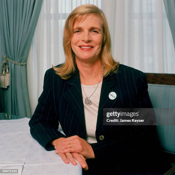 Linda McCartney, wife of pop star Paul & vegetarian food biz entrepreneur releasing her 2nd vegetarian cookbk., in her hotel rm.