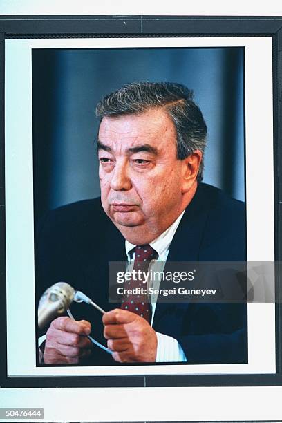 For. Min. Yevgeny Primakov holding press conf. At For. Ministry.