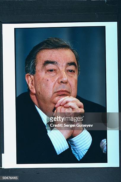 For. Min. Yevgeny Primakov holding press conf. At For. Ministry.