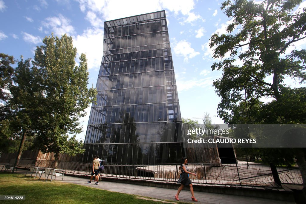 CHILE-ARCHITECTURE-PRITZKER-ARAVENA