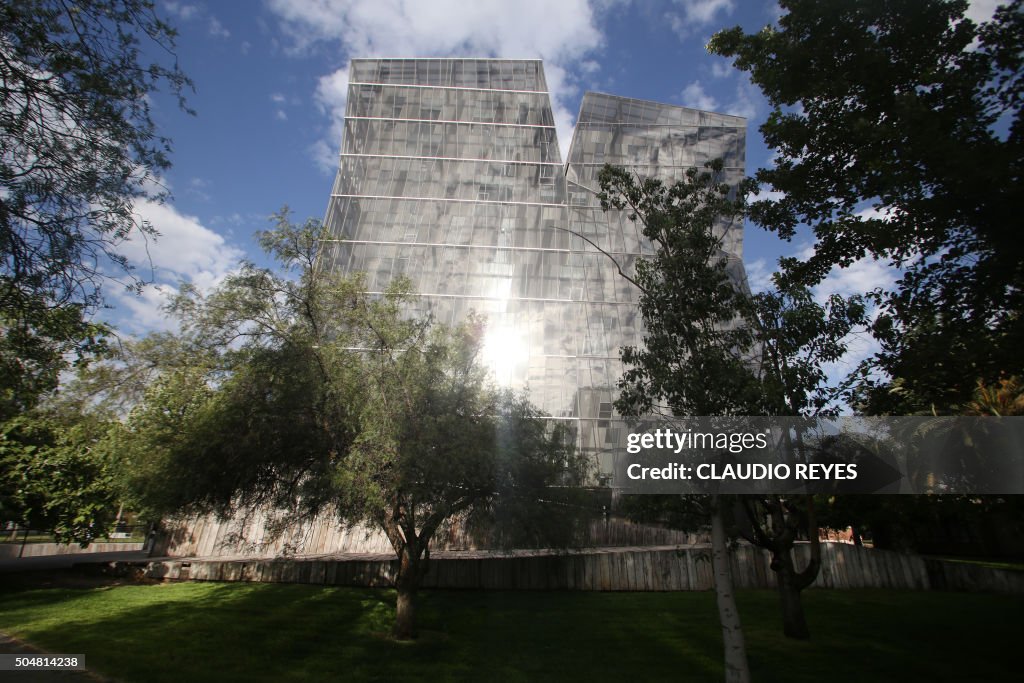 CHILE-ARCHITECTURE-PRITZKER-ARAVENA