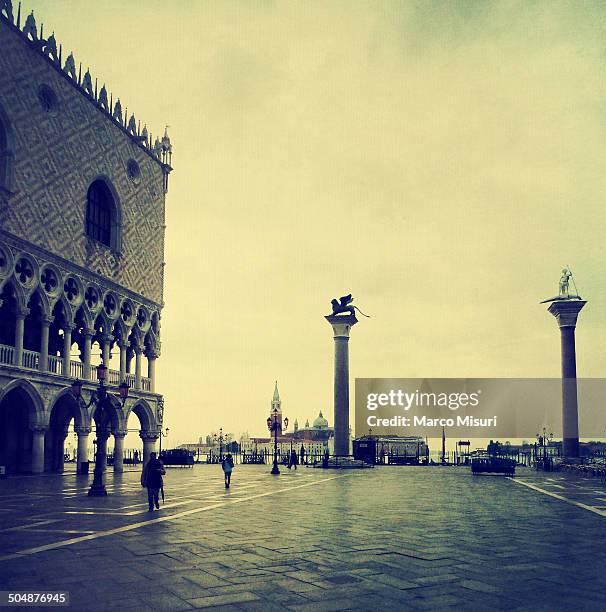 rayni morning in venice - misuri ストックフォトと画像