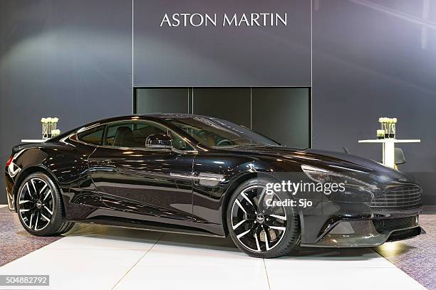 aston martin vanquish sports car - aston martin vanquish stock-fotos und bilder