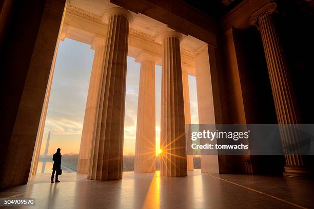 lincoln memorial at sunrise - washington monument   dc bildbanksfoton och bilder