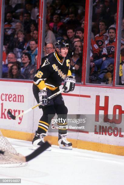 Mario Lemieux of the Pittsburgh Penguins skates on the ice during the game against the Philadelphia Flyers on March 2, 1993 at the Spectrum in...