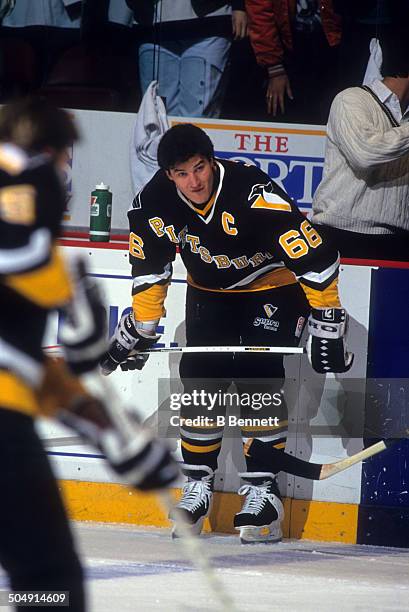 Mario Lemieux of the Pittsburgh Penguins warms-up before the game against the Philadelphia Flyers on March 2, 1993 at the Spectrum in Philadelphia,...