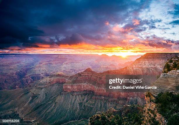 grand canyon sunrise in mather point, arizona, usa - mather point stock pictures, royalty-free photos & images