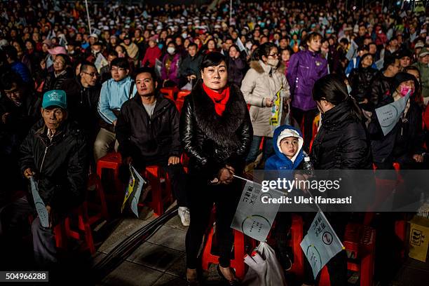 Supporters of Democratic Progressive Party presidential candidate Tsai Ing-wen attend during rally campaign ahead of the Taiwanese presidential...