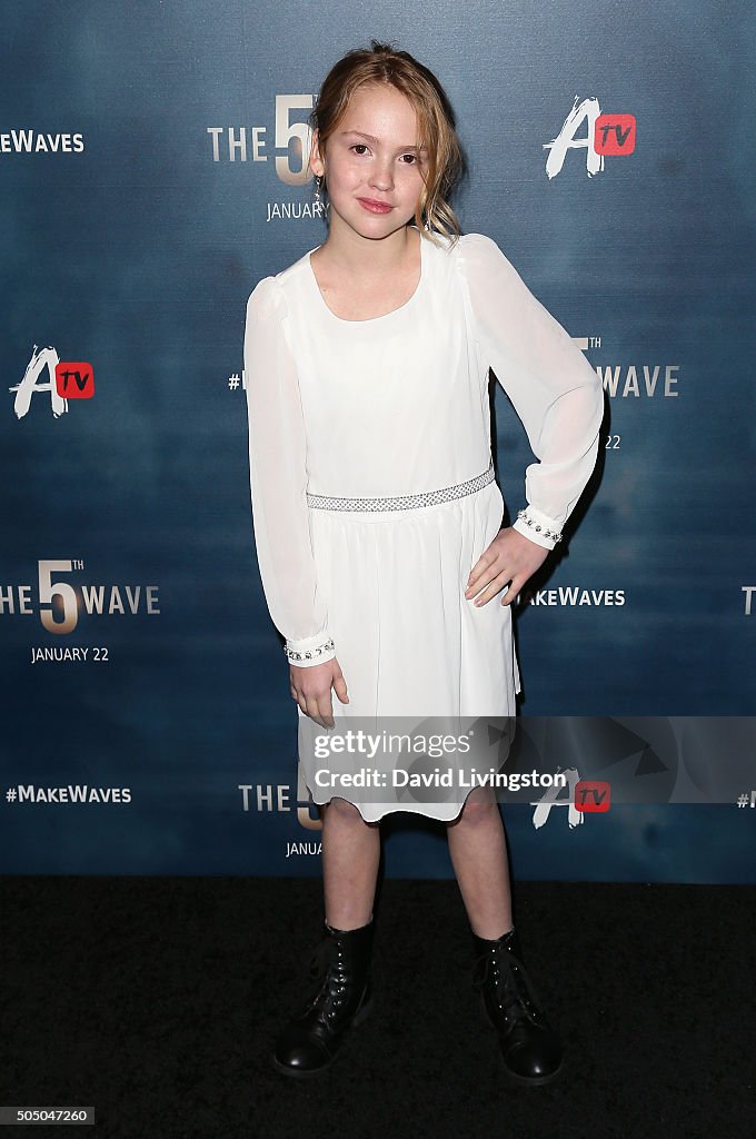 AwesomenessTV Special Fan Screening Of "The 5th Wave" - Arrivals