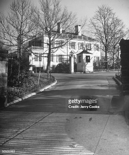 Exterior of mayoral residence, Gracie Mansion.