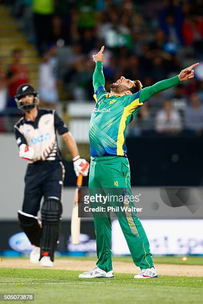 Shahid Afridi of Pakistan celebrates his wicket of Grant Elliott of New Zealand during the first T20 match between New Zealand and Pakistan at Eden...