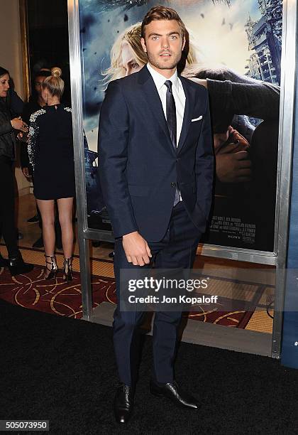 Alex Roe Buldge 1.509 fotos e imágenes de alta resolución de Alex Roe - Getty Images