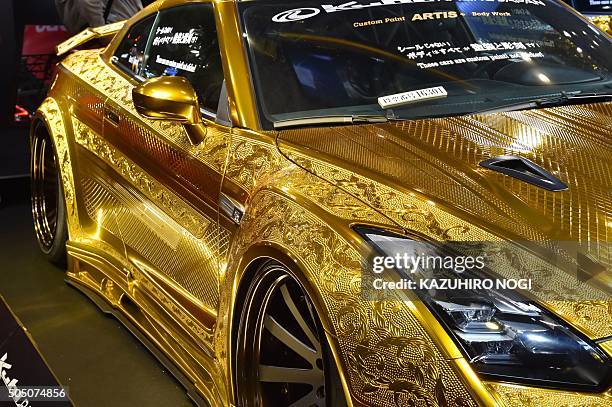 Jewish Racing Gold 112 Gold Car Paint Stock Photos, High-Res Pictures, and Images - Getty ...