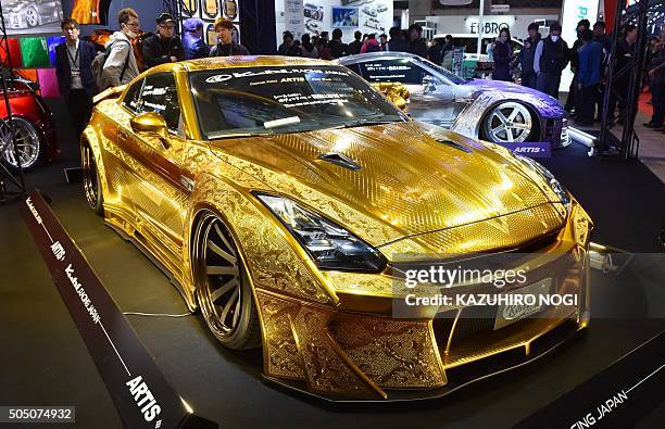 Jewish Racing Gold 112 Gold Car Paint Stock Photos, High-Res Pictures, and Images - Getty ...