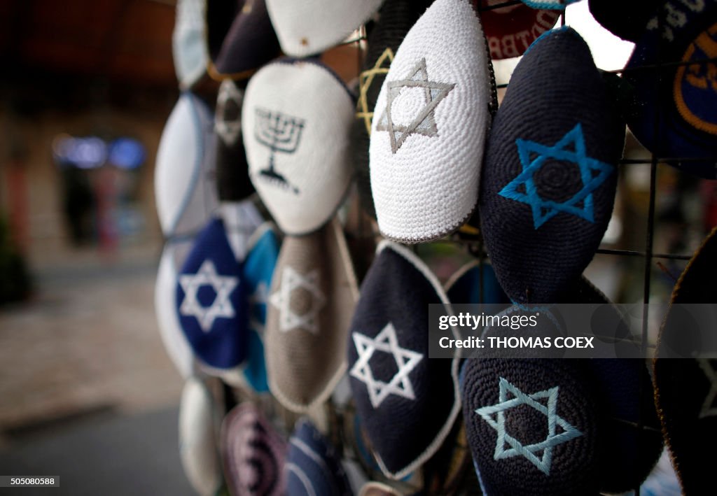 ISRAEL-FRANCE-ANTI-SEMITISM-JEWS-KIPPA