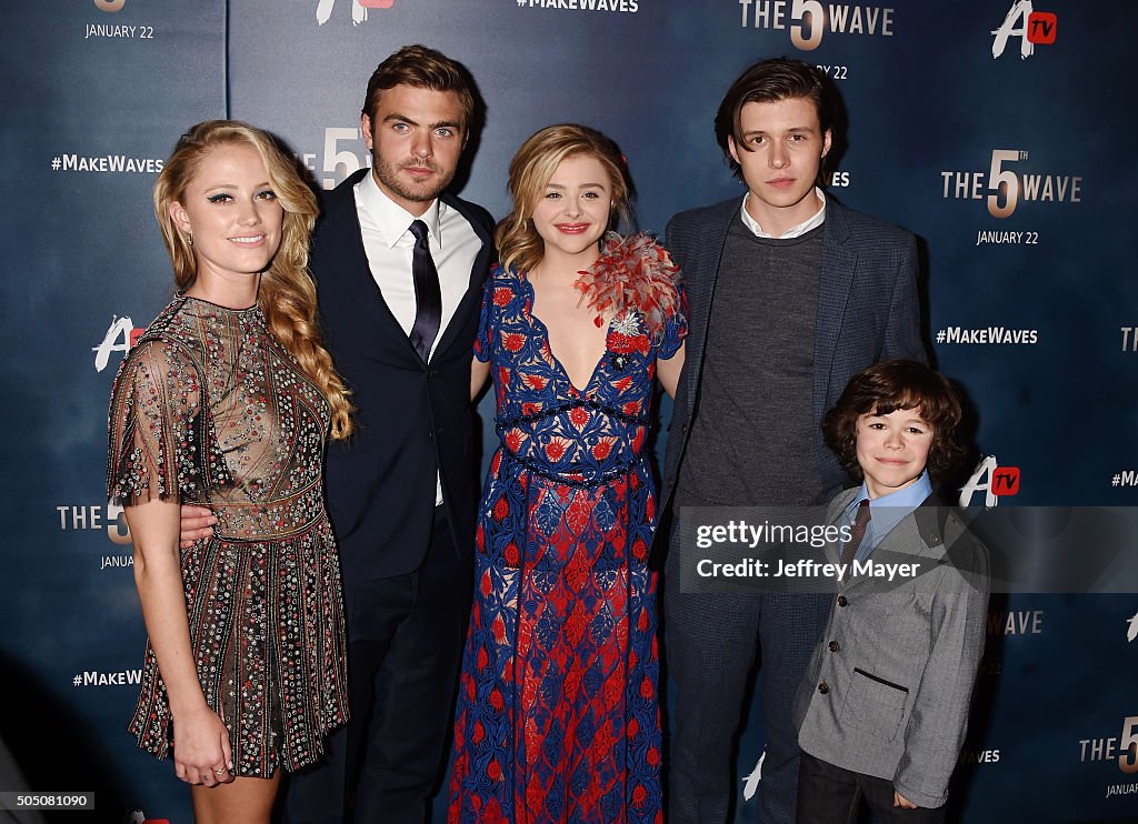 AwesomenessTV Special Fan Screening Of "The 5th Wave"