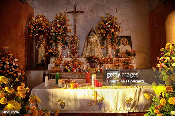 typical day of the dead altar. - catholic altar stock pictures, royalty-free photos & images