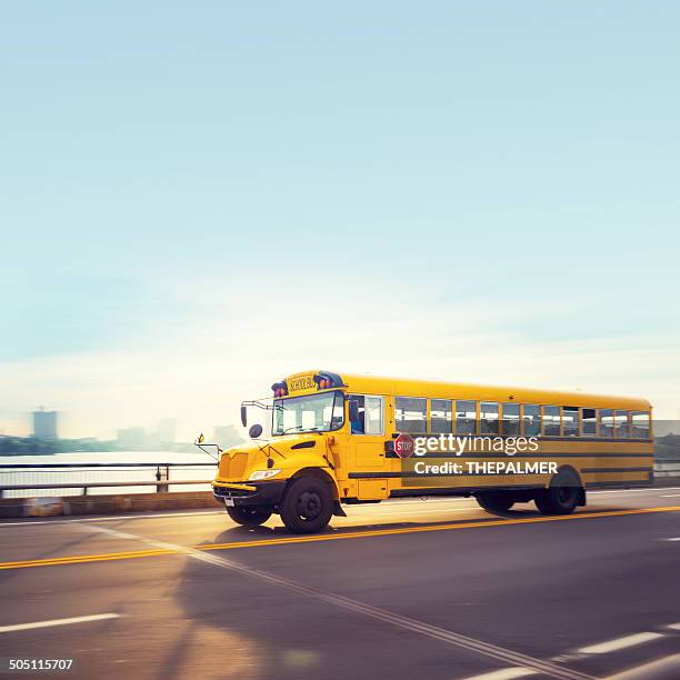 bus scolaire - bus scolaire photos et images de collection
