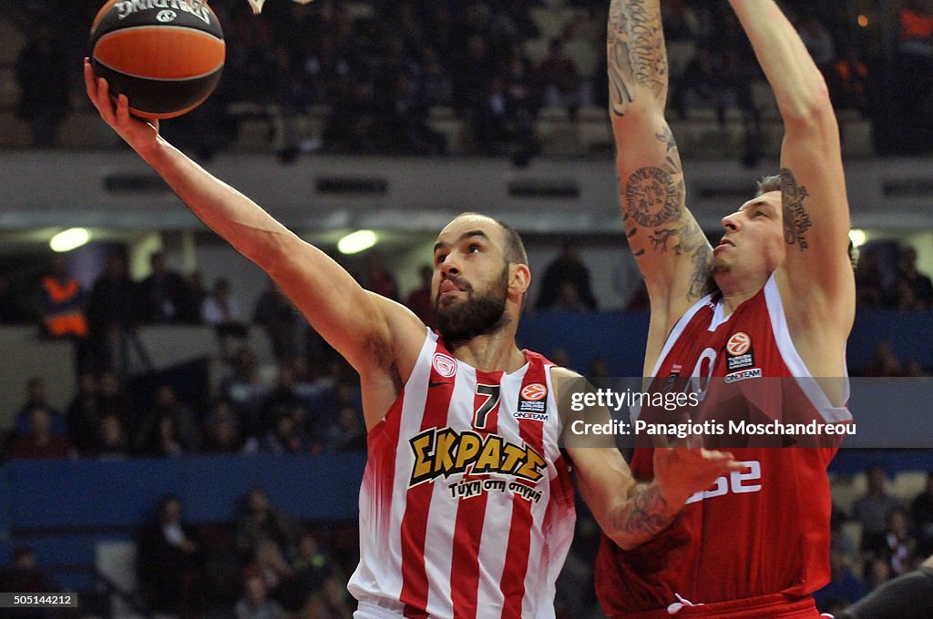 Olympiacos Piraeus v Brose Baskets Bamberg - Turkish Airlines Euroleague