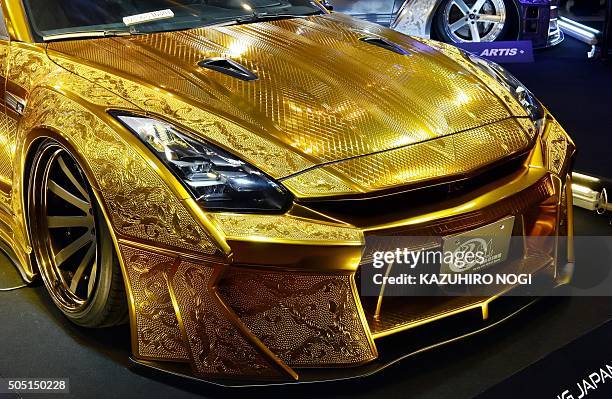 Jewish Racing Gold 119 Gold Car Paint Stock Photos, High-Res Pictures, and Images - Getty ...