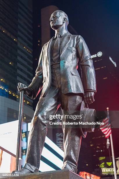 George M 79 George M Cohan Statue Stock Photos, High-Res Pictures, and Images ...