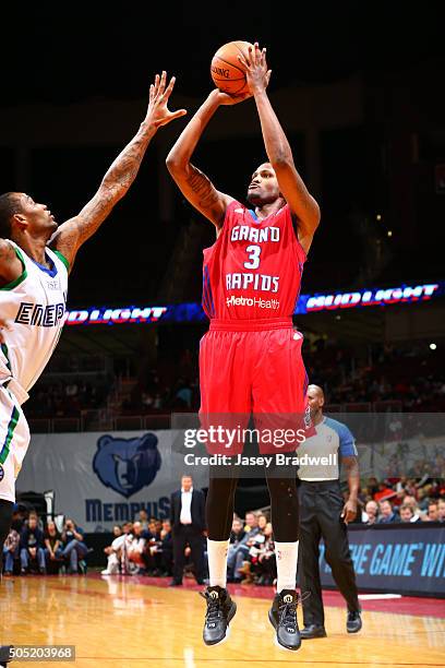 Devin Ebanks of the Grand Rapids Drive shoots the ball against the Iowa Energy in an NBA D-League game on January 15, 2016 at the Wells Fargo Arena...