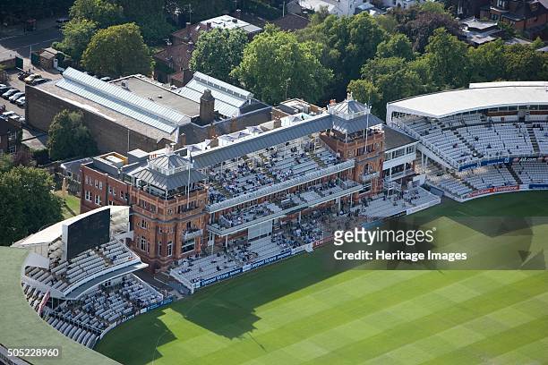 The Pavilion, Lords Cricket Ground, St John's Wood, London, 2006. Founded on this site in 1814 the Home of Cricket is owned by the Marylebone Cricket...