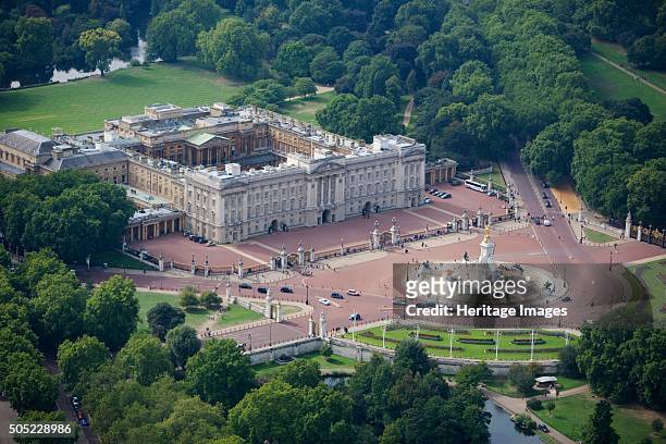 Buckingham Palace, London, 2006. Aerial view. Artist: Historic England Staff Photographer.
