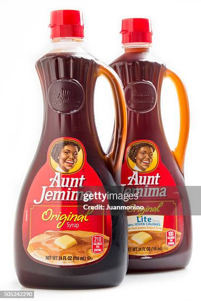 aunt jemima brand original and lite syrup - corn syrup stock pictures, royalty-free photos & images