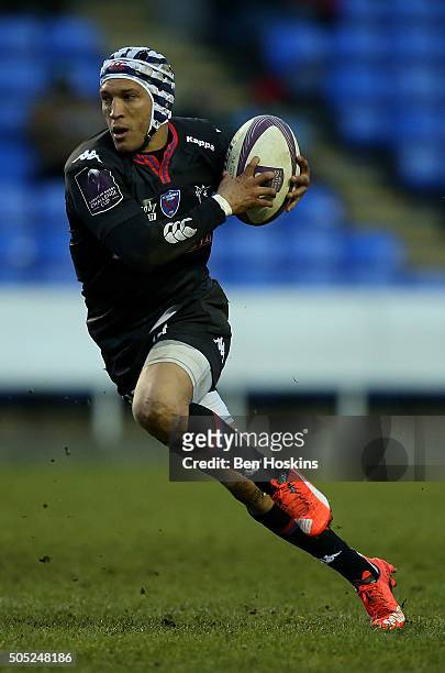 Gio Aplon of Grenoble in action during the European Rugby Challenge Cup match between London Irish and Grenoble at Madejski Stadium on January 16,...