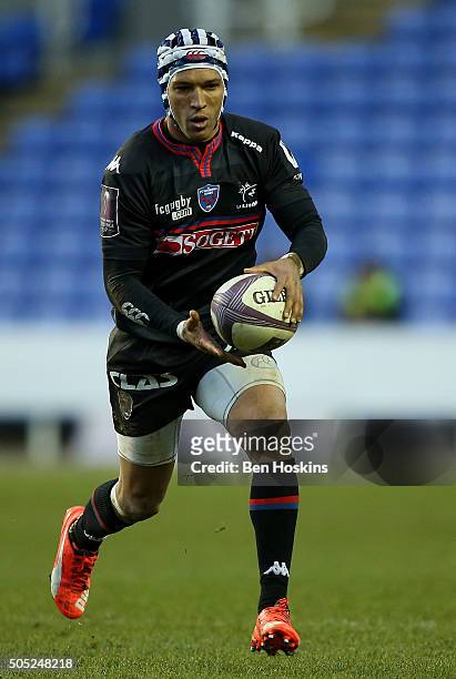Gio Aplon of Grenoble in action during the European Rugby Challenge Cup match between London Irish and Grenoble at Madejski Stadium on January 16,...