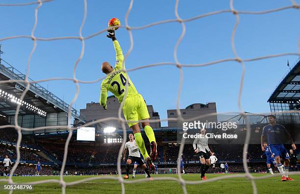 Goalkeeper Tim Howard of Everton makes a save during the Barclays Premier League match between Chelsea and Everton at Stamford Bridge on January 16,...