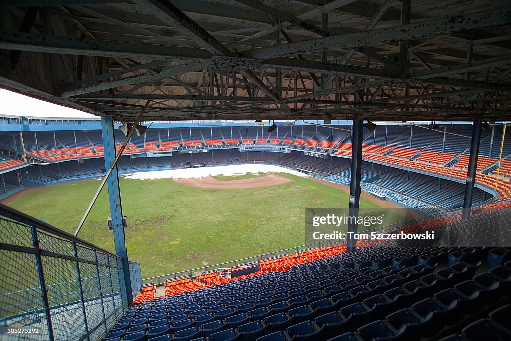 A view of the inside of an empty and abandoned Tiger Stadium from the  News Photo - Getty Images