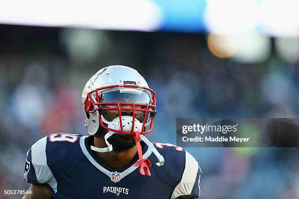 Steven Jackson of the New England Patriots warms up prior to the AFC Divisional Playoff Game against the Kansas City Chiefs at Gillette Stadium on...