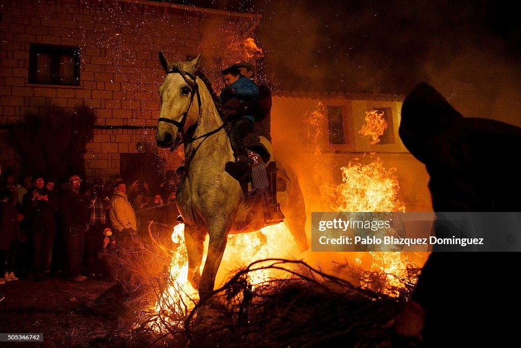 Las Luminarias De San Anton Festival