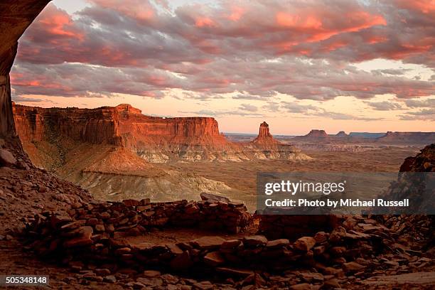 a room with a view - moab utah stock-fotos und bilder