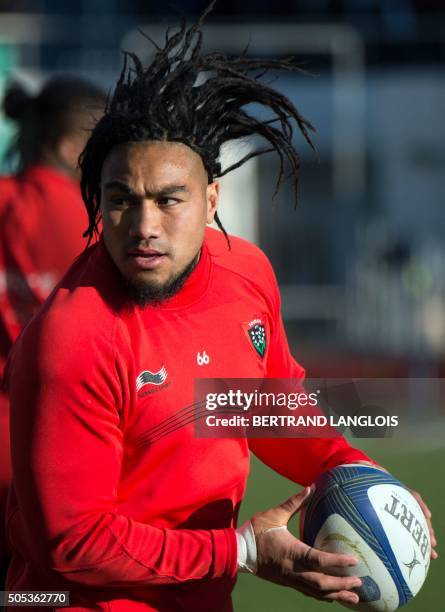 Toulon's New Zealand centre Ma'a Nonu practices prior to the European Champions Cup rugby union match RC Toulon vs Wasps on January 17, 2016 at the...