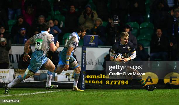 Harry Mallinder of Northampton Saints goes over to score the matchwinning try on the stroke of fulltime during the European Rugby Champions Cup pool...