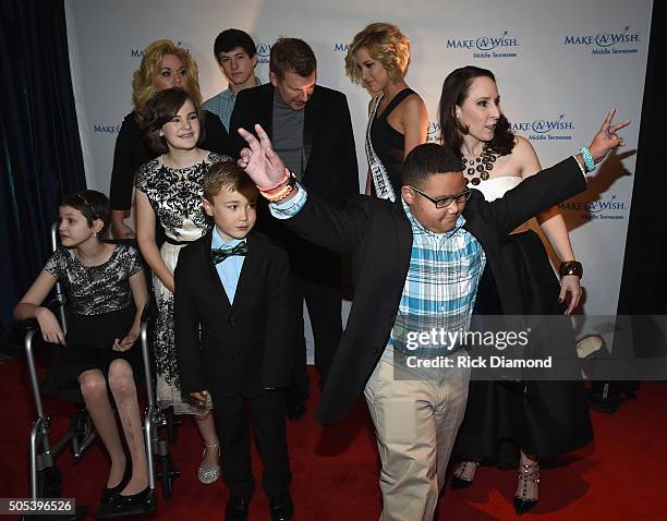 Back row: Reality TV star Julie Chrisley, Wish Kid Levi, Reality TV star/Host Todd Chrisley, Reality TV star/Miss Tennessee USA Savannah Chrisley....