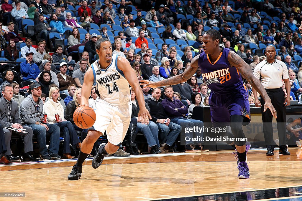 Phoenix Suns v Minnesota Timberwolves