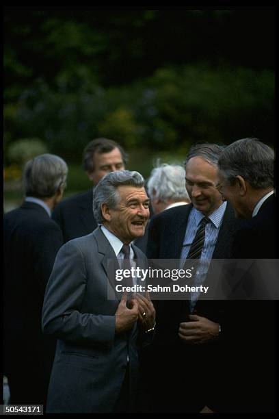 Australian PM Robert Hawke w. Officials outside Commonwealth meeting