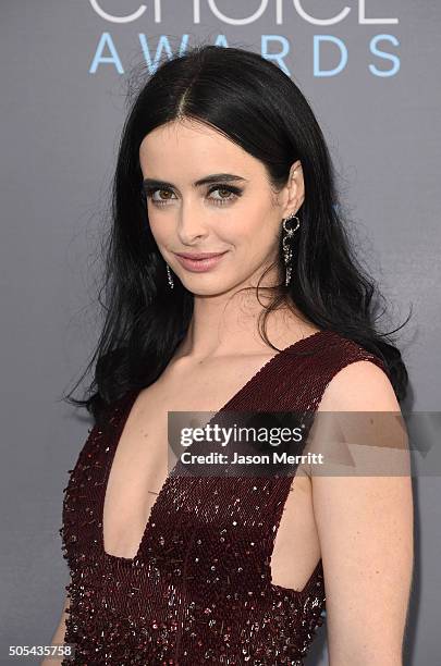 Actress Krysten Ritter attends the 21st Annual Critics' Choice Awards at Barker Hangar on January 17, 2016 in Santa Monica, California.